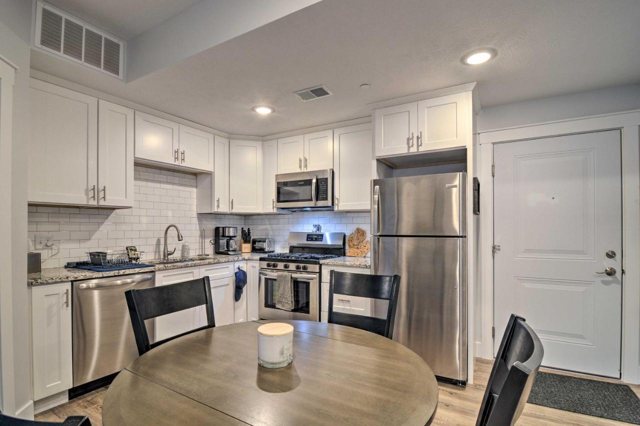 Modern Traverse City Condo About 1 Mi To Bay! 外观 照片